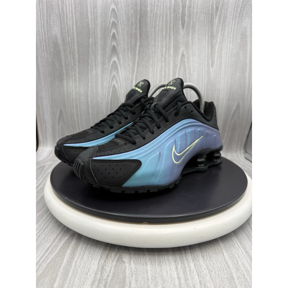 Nike Shox R4 GS 6Y Womens 7.5 Sapphire Light Liquid Blue Sneakers IQ0262-500 NEW